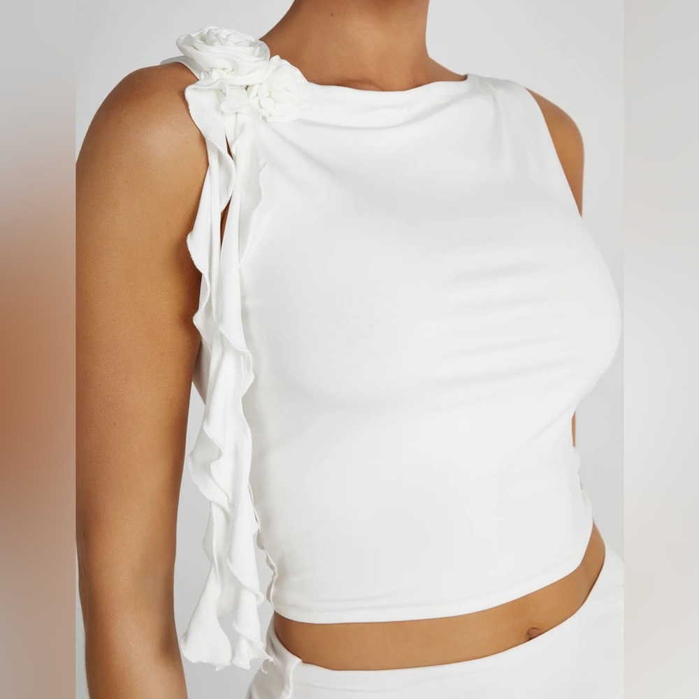ISABELLA - Sleeveless Rose Top - White
